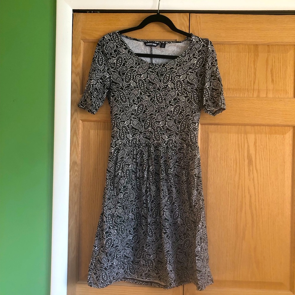 Lands’ End XS Scoop Neck Black Paisley Dress